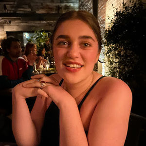 Meet your Posher, Genevieve